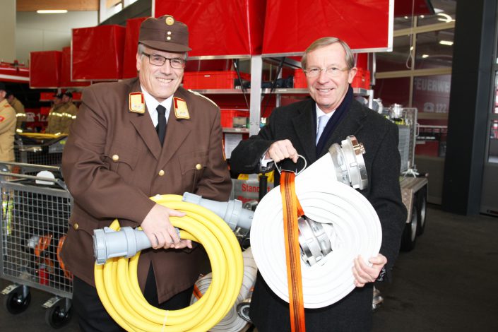 Katgeraeteuebergabe_2015_003_bearb.jpg