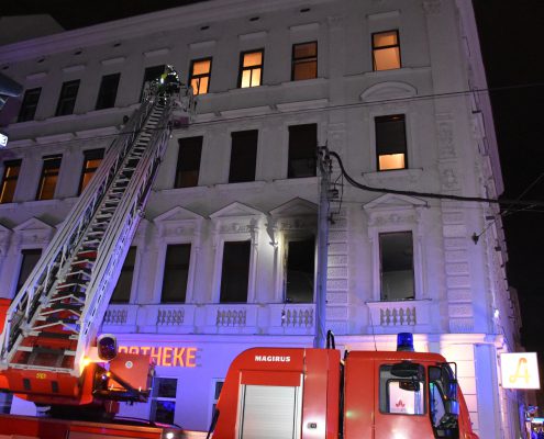 Fünf Verletzte nach Explosion in einem Wohnhaus