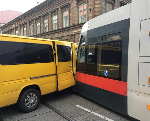 Verkehrsunfall mit Straßenbahn