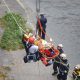 Berufsfeuerwehr Wien birgt abgestürzte Person aus Wienflussbett