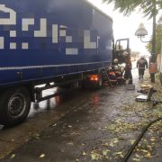 Autobusunfall mit LKW fordert drei Leichtverletzte