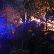 Brand eines Strohlagers - umfangreiche Löscharbeiten erforderlich