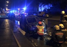 Brennendes Hybridfahrzeug von Berufsfeuerwehr Wien gelöscht