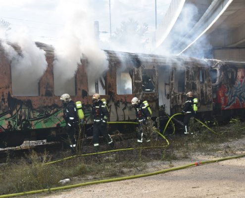 Wien-Simmering: Ostautobahnsperre nach Waggonbrand