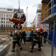 Verletzter Bauarbeiter von Berufsfeuerwehr Wien geborgen