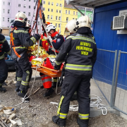 Verletzter Bauarbeiter von Berufsfeuerwehr Wien geborgen