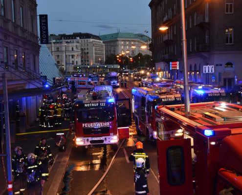 Brand in Hotel fordert fünf Verletzte