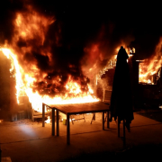 Gebäudevollbrand in Kleingartenanlage